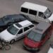 Neblaivaus vairuotojo automobilis aplamdė stovinčias mašinas.