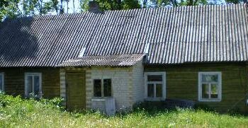 Už sodybas Anykščių rajone prašoma tiek, kad verta pagalvoti apie naują statybą.