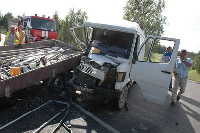 Susidūrus automobiliams nukentėjo šalia vairavusio tėvo sėdėjęs berniukas.