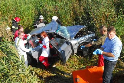 Sužeistajam pirmąją pagalbą suteikinėjo iš Vilniaus važiavusi reanimobilio brigada ir Anykščių greitosios medicinos pagalbos medikai.