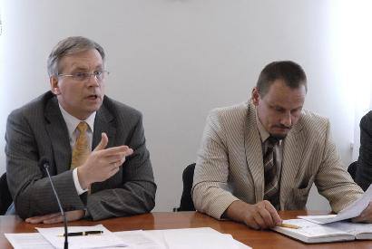 Finansų ministras Rimantas Šadžius visiškai sutiko su mero Sigučio Obelevičiaus nuomone, kad šilumos paskolos nurašymas yra tik žydra drambliuko svajonė.