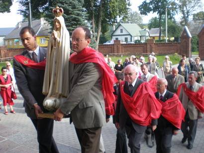 Fatimos Dievo motinos Marijos statulą atlydėjo delegacija.