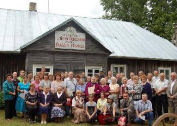 Bendra talento sambūrio dalyvių ir svečių nuotrauka prisiminimui