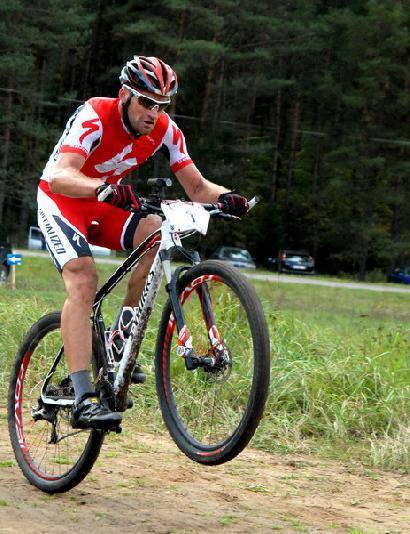 Maratone greičiausias buvo dviračių legenda Tomas Vaitkus. Jono JUNEVIČIAUS nuotr.
