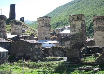 2200 m. aukštyje įsikūręs Ušguli kaimas - aukščiausia Europoje gyvenama vieta. Rimgaudo ŠLEKIO nuotr.