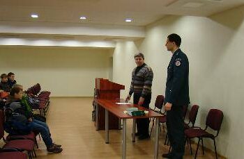 Su jaunaisiais policijos rėmėjais bendravo policininkas Valdas Palionis