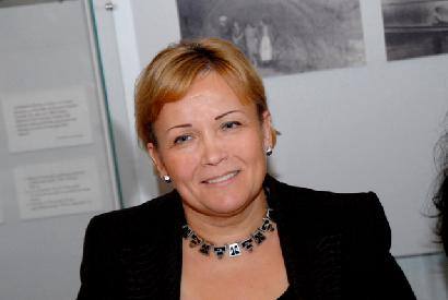Dr. Regina Navickienė žvelgdama į plakatą sakė: