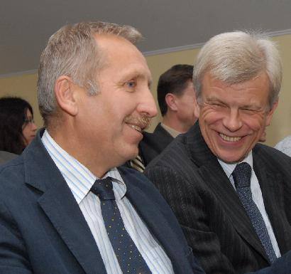 Abu Anykščių Seimo nariai, tiek Antanas Baura (kairėje), tiek Vytautas Galvonas važinėjosi daug...