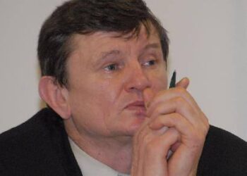 Sergejui Jovaišai tik paskelbus apie ketinimus dalyvauti rinkimuose į Seimą, „politologai“ Mauzeris ir Sūrskis iš karto „išanalizavo“ anykštėno rinkiminę kampaniją.