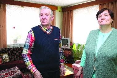 V. ir A. Vilkončiai daug iškentėjo gydydamiesi ir kūno, ir dvasios žaizdas. Jų kova su banditais - tai kova už viso kaimo ramybę. A.Švelnos nuotr.