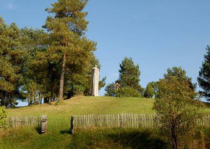 Padvarninkų kalvelė, lietuvių literatūros klasiko, iškilaus dvasininko Juozo-Tumo Vaižganto nuomone, poetingiausia vieta Lietuvoje.