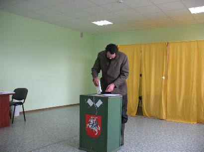 Auleliuose rinkėjų aktyvumas 14 val. buvo beveik 40 proc. Vidmanto ŠMIGELSKO nuotr.