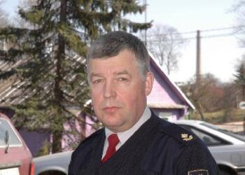 Ugniagesių gelbėtojų pareigūnui Danieliui Vitoniui instrukcijos ne visada leidžia įeiti į privatų būstą. Jono JUNEVIČIAUS nuotr.