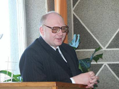 Buvęs Anykščių rajono apylinkės prokurartūros vyriausiasis prokurras Ričardas Juozainis dabar yra Utenos apylinkės prokuratūros vyriausiojo prokuroro pavaduotojas.