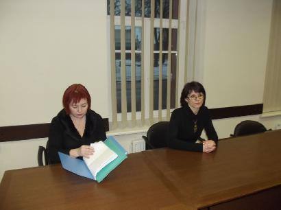 Mokytojos Svetlana Šerelienė ir Daiva Verbickienė sutinka bylą baigti taikos sutartimi su sąlyga, kad jos iš vienos gimnazijos į kitą būtų perkeltos nuo 2012 metų rugpūčio 31 dienos. Autoriaus nuotr.