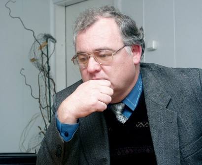 Kavarsko ambulatorijos vedėjas, gydytojas Arūnas Tarvydas: „Jeigu man darbo metu atvežtų į ambulatoriją mirštantį ligonį, o aš būčiau išėjęs tuo metu į Kavarsko vidurinę mokyklą, aš sėsčiau į kalėjimą“. Jono JUNEVIČIAUS nuotr