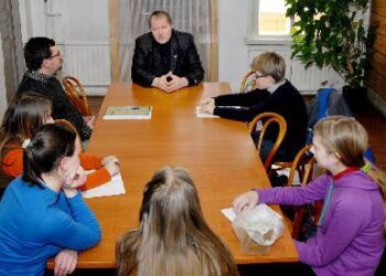 Seimo narys Ričardas Sargūnas sakė ieškos galimybių jaunuosius žurnalistus su Seimo nario darbu supažindinti vietoje - pačiame Seime.