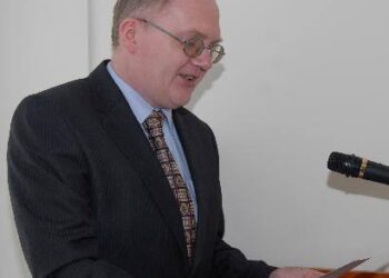 Paklaustas ar pritaria partijų jungimuisi, R.Steponėnas kalbėjo: „Be didesnio entuziazmo žiūriu į šį reikalą“.