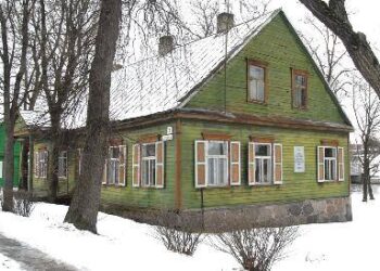 Istorinio pastato prie upės likutinė vertė tik 783, 34 lito… Autoriaus nuotr.