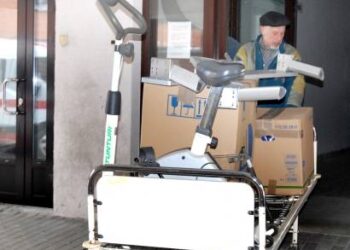 Visa iš Belgijos atkeliavusi labdara iškrauta Anykščių ligoninėje. Autoriaus nuotr.