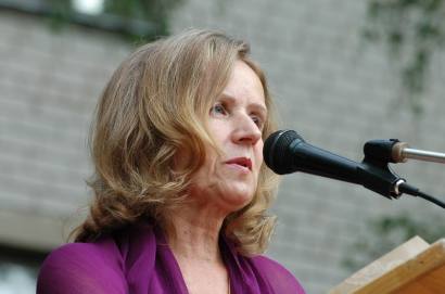 A.Vienuolio gimnazijos direktorė Irena Andrukaitienė prašo rajono Tarybos panaikinti sprendimą, kuriuo padaryta žala gimnazijai iš jos būtų apskritai išieškoma. Jono JUNEVIČIAUS nuotr.