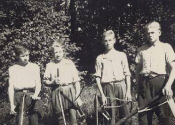 Iš kairės: Sigutis Obelevičius, Antanas Baura, Vilius Juodelis, Donatas Krikštaponis. Alvydas Gervinskas tuo metu žaidė futbolą...