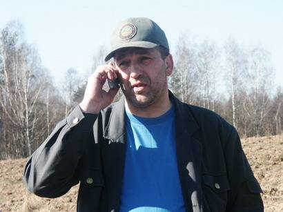 Anykščių miškų urėdas Sigitas Kinderis susižeidė nukritęs nuo kopečių. Jono JUNEVIČIAUS nuotr.