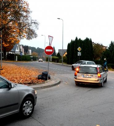 Šiandien ryte eismas Kęstučio gatvėje vyko „prieš eismą“.Autoriaus nuotr.