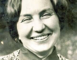 Muziejaus direktorė Teresė Mikeliūnaitė: ne tik reikli, atkakli ir kiek pedantiška, bet ir linksma bei draugiška. A. Baranausko ir A. Vienuolio-Žukausko memorialinio muziejaus nuotrauka.