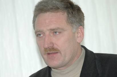 Buvęs žemės ūkio skyriaus vedėjas Antanas Katliorius savo paskutiniame žodyje sakė, kad šiuolaikinėje teisėje įrodymų nereikia: užtenka to, ką pasakė prokuroras ir parašė vietinė spauda. Jono JUNEVIČIAUS nuotr.
