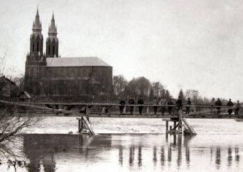 Taip atrodė prieš 99 metus šventinama naujoji Anykščių bažnyčia. A. Baranausko ir A. Vienuolio-Žukausko memorialinio muziejaus fondų nuotrauka.