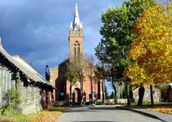 Šimtametė Viešintų miestelio bažnyčia mena jos statytoją kunigą Jurgį Rupką. T. Kontrimavičiaus (VŽM) nuotrauka.