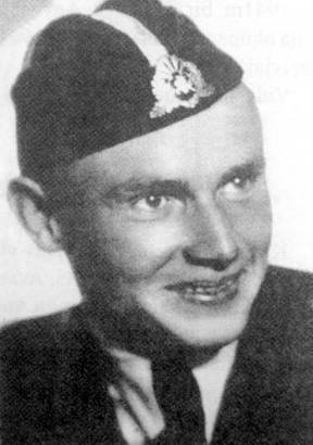 Aviacijos leitenantas ir mokytojas Juozas Karosas. Pasaulio anykštėnų bendrijos rinkinių nuotrauka.
