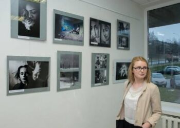 Moksleivių fotografijos konkurso – parodos laureatė Gabrielė Vetkinaitė. Alfredo Motiejūno nuotr.