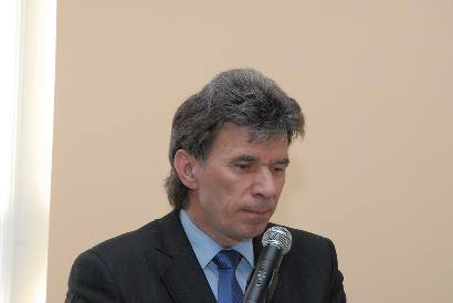 Elektroninis laikraštis Rimui Jasiūnui patogesnis, bet jis didesnes simpatijas jaučia popierinei spaudai. Jono JUNEVIČIAUS nuotr.