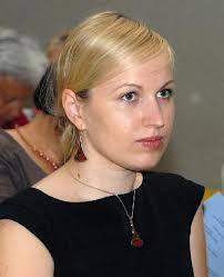 Anykščių rajono savivaldybės administracijos Socialinės paramos skyriaus vedėja Veneta Veršulytė sako, kad prašymų socialinei paramai gauti padavimo tvarka nesikeičia.