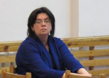 Kartą Raguvėlės pagrindinės mokyklos direktorę Vilmą Diržytę nuo nuobaudos išgelbėjo liga. Vidmanto ŠMIGELSKO