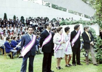 Pranas Dūmanas (pirmas iš kairės) su kitais 1975 m. dainų šventės organizatoriais Dainuvos slėnyje. Izidoriaus Girčio nuotrauka.