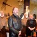 Tautodailininkų parodos atidaryme kalbėjo joje pirmą kartą dalyvaujantis medžio drožėjas iš Svėdasų Aleksandras Tarabilda. Autoriaus nuotr.