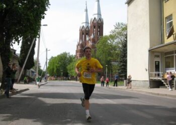 Anykščių rajono Tarybos narys, 51-erių Arvydas Krikščiūnas pateko į geriausių bėgikų dešimtuką. Vidmanto ŠMIGELSKO nuotr.