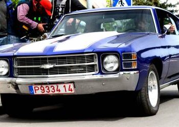 Anykščiuose praeiviai gali pasižvalgyti į 44 metų senumo „Chevrolet Chevel“. Autoriaus nuotr.