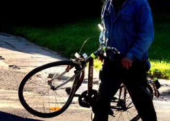 Dviratininkas iš avariją sukėlusios moters užsiprašė 300 litų.Jono Junevičiaus nuotr.