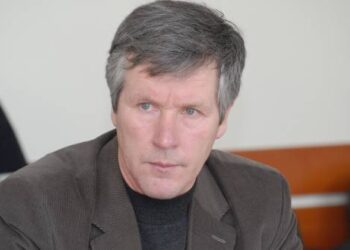 Anykščių kelių tarnybos inžinierius Rimantas Vizbaras neprisimena, ką valgė šiandien  ryte, todėl kur jam prisiminti ketverių metų senumo telefoninį pokalbį apie nelegalų žvyrą.Jono JUNEVIČIAUS nuotr.