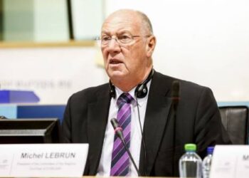 Regionų Komiteto prezidentas Michel Lebrun teigė, jog iš ES fondų gautus pinigus, valstybės narės turi investuoti taip, kad jų piliečiai galėtų gyventi oriai.