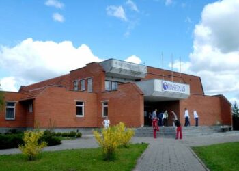 Šią naktį buvo išdaužyti "Bangenio" langai. Jono JUNEVIČIAUS nuotr.