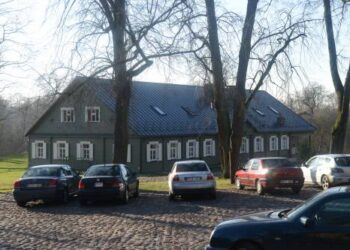 Norėdami kaip nors užsidirbti Anykščių menų inkubatoriaus vadovai verčiasi per galvą – netgi imasi veiklos, kurią draudžia milijonus menų inkubatorių įkūrimui skyrusi Lietuvos verslo paramos agentūra.Jono JUNEVIČIAUS nuotr.