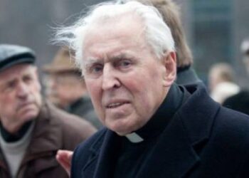 Partizanų kapinaites Kavarske ketinusio įrengti monsinjoro Alfonso Svarinsko Anykščių politikai nuo žemės mokesčio neatleido...