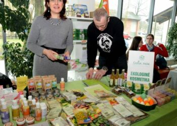„Žalios rasos“ vadovė Rasa Čirienė vylėsi sudominti biodinamine žemdirbyste ir anykštėnus. Autoriaus nuotr.