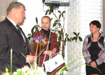 "Anykštos" redakciją sveikindamas Anykščių rajono meras  Kęstutis Tubis teigė reaguosiąs į kritiką, o savivaldybės administracijos direktorė Veneta Veršulytė šypsojosi, kad tai ir jos šventė, nes taip pat yra žurnalistė.