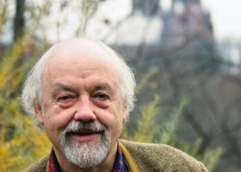 Antano Baranausko literatūrinė premija įsteigta rašytojo Rimanto Vanago iniciatyva.